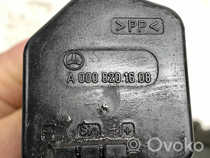 Mercedes-Benz E W211 Motorino di regolazione assetto fari A0008201608