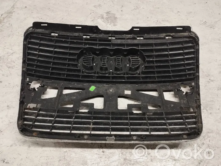 Audi A6 S6 C6 4F Grille calandre supérieure de pare-chocs avant 4F0853651