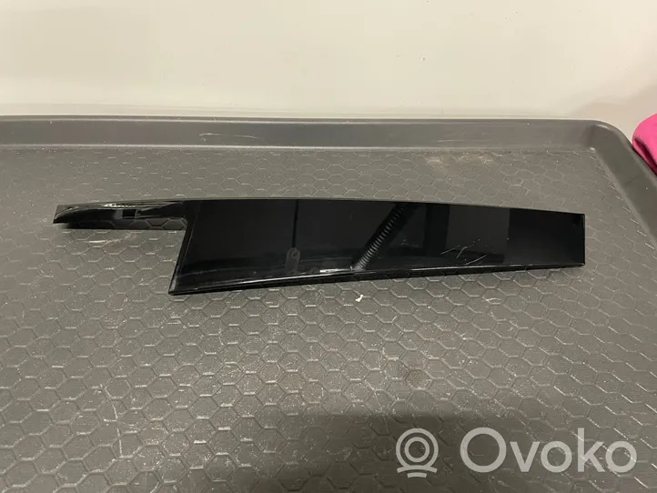 BMW 5 G30 G31 Cornice del finestrino/vetro della portiera posteriore 7390140