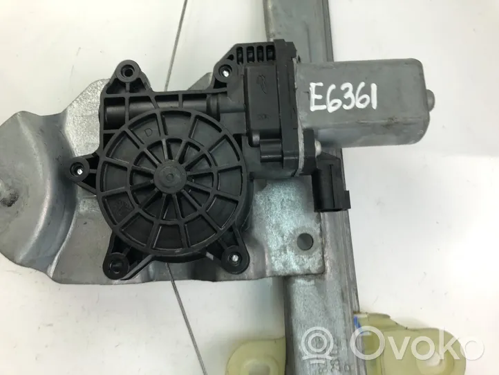 Renault Clio IV Moteur de lève-vitre de porte avant 827008880R