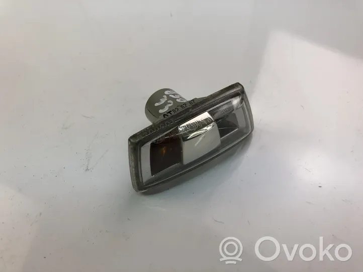 Opel Astra H Front indicator light I090025