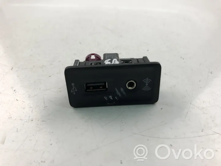 Volkswagen Tiguan USB control unit 5G0035222E