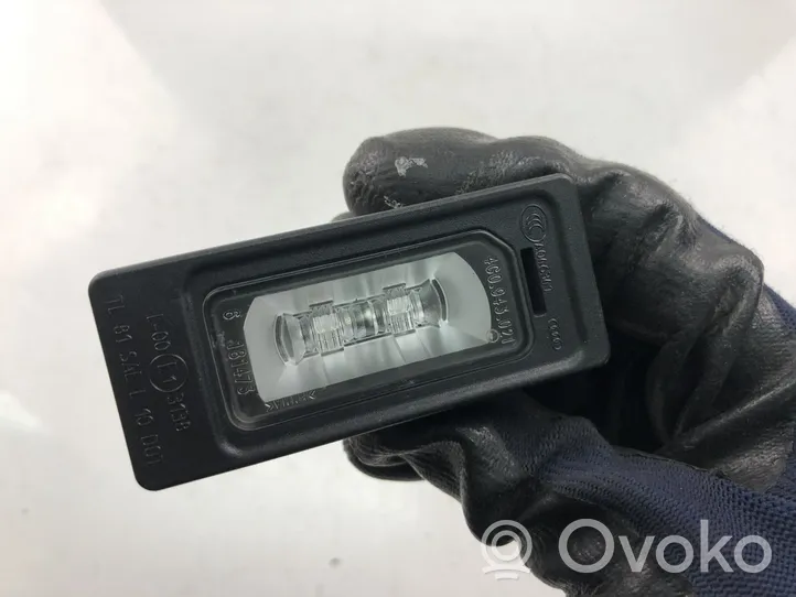 Audi A4 S4 B8 8K Takaluukun rekisterikilven valon palkki 4G0943021