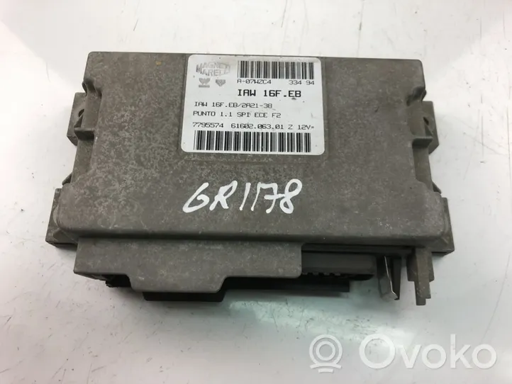 Fiat Punto (176) Unidad de control/módulo ECU del motor 7795574