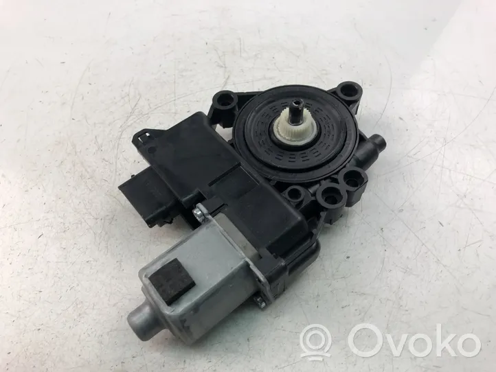 KIA Ceed Motorino alzacristalli della portiera anteriore 82460J7010