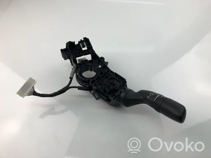 Toyota Yaris Leva/interruttore dell’indicatore di direzione e tergicristallo 17J783