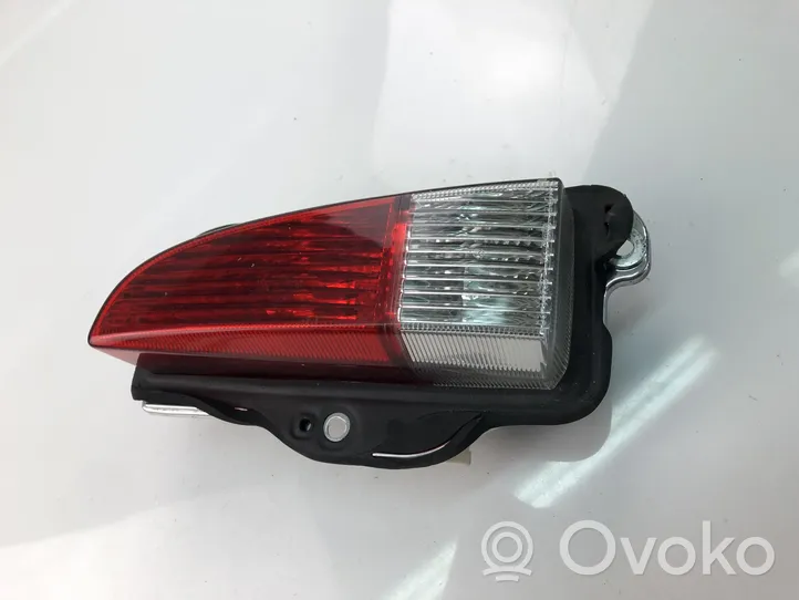 Hyundai Elantra Lampy tylnej klapy bagażnika 