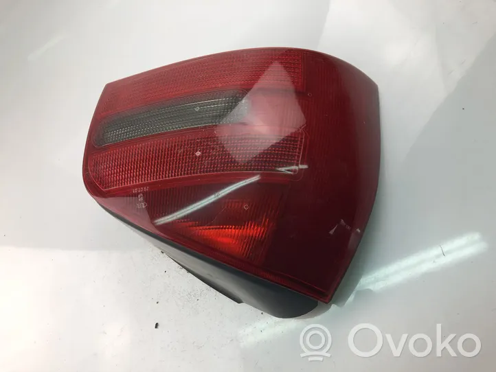 Audi A3 S3 8L Luci posteriori del portellone del bagagliaio 8L0945095A