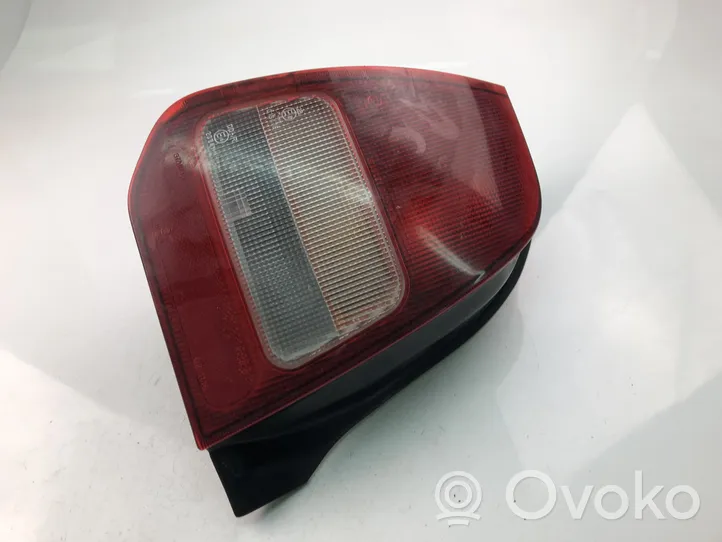 Mitsubishi Colt Lampy tylnej klapy bagażnika 0431679