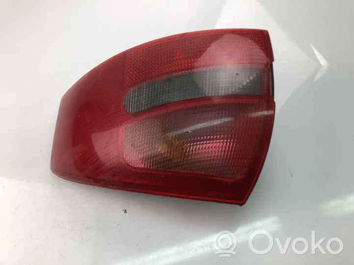 Audi A6 S6 C5 4B Luci posteriori del portellone del bagagliaio 4B5945096