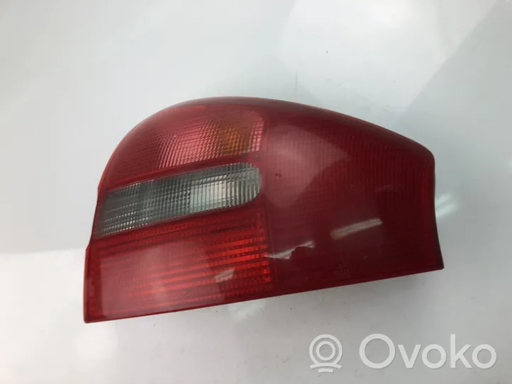 Audi A6 S6 C5 4B Luci posteriori del portellone del bagagliaio 4B5945096