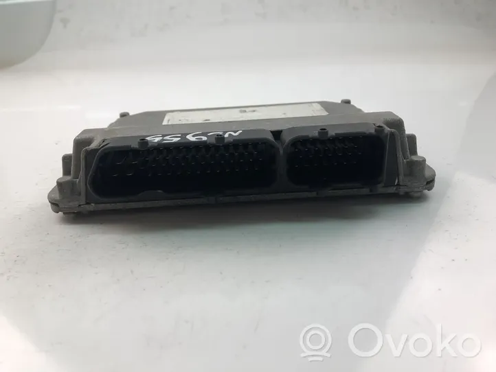 Volkswagen Fox Unité de commande, module ECU de moteur 03D906023B