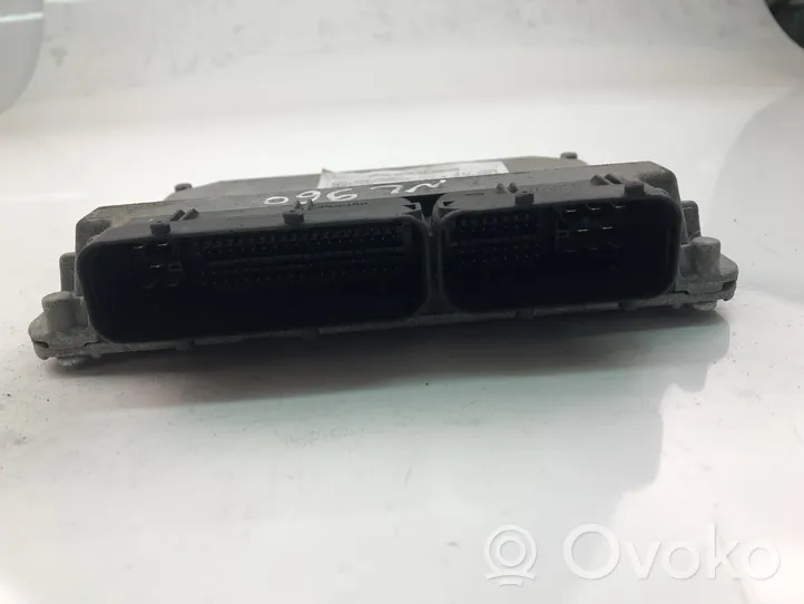 Volkswagen Fox Motorsteuergerät ECU 03D906033H