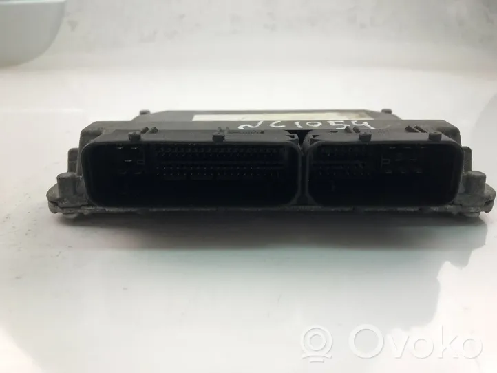 Volkswagen Fox Блок управления двигателем ECU 03D906033H