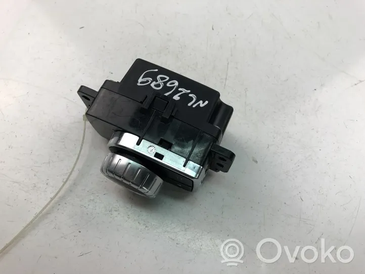 Mercedes-Benz A W176 Controllo multimediale autoradio A2469009815