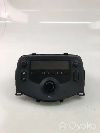 Toyota Aygo AB10 Panel / Radioodtwarzacz CD/DVD/GPS 861200H050