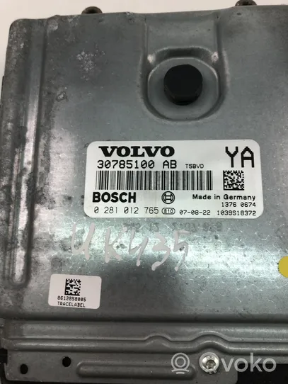 Volvo V70 Komputer / Sterownik ECU silnika 30785100AB