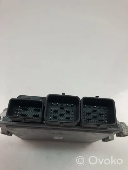 Volvo V50 Блок управления двигателем ECU 30788975