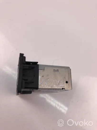 Volvo S90, V90 USB-pistokeliitin 31407038