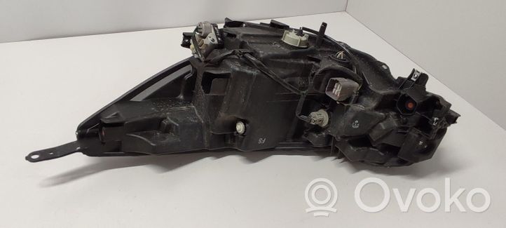 Subaru Outback (BT) Lampa przednia 84002AL181