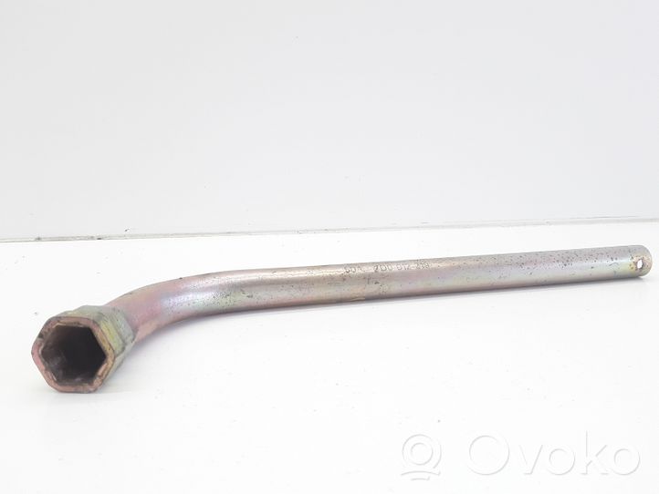 Volkswagen Transporter - Caravelle T5 Wheel nut wrench 7D0012219