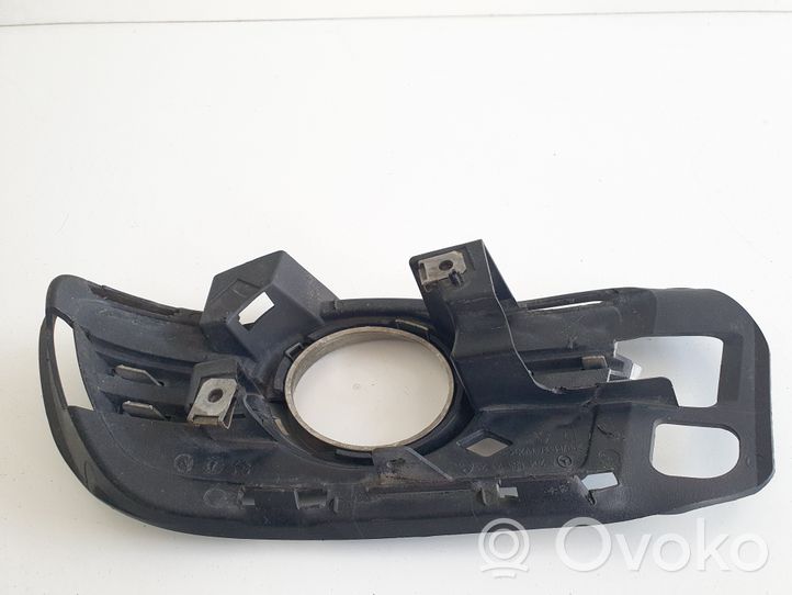 Mercedes-Benz C W204 Mascherina/griglia fendinebbia anteriore A2048852323