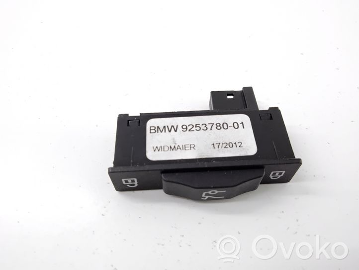BMW 5 F10 F11 Przełącznik / Przycisk otwierania klapy bagażnika 9253780
