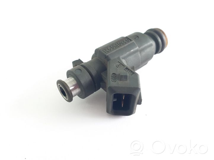 Volkswagen Touareg I Fuel injector 077133551M