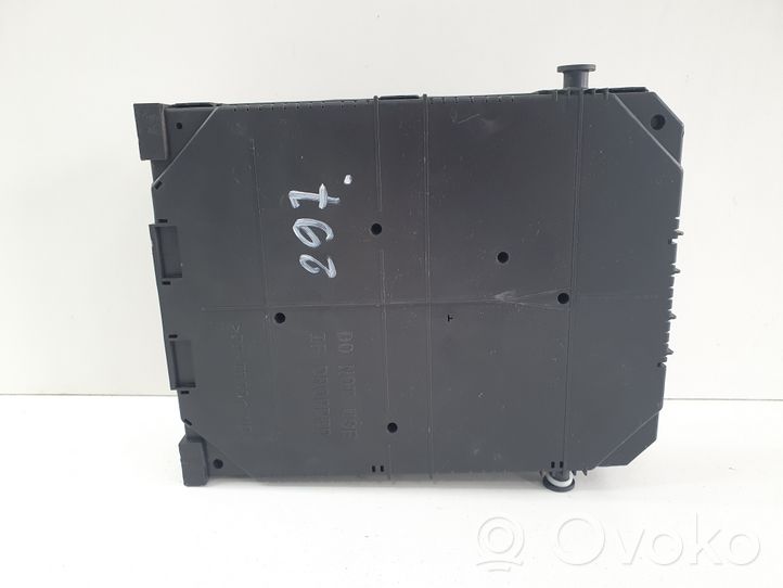 Peugeot 5008 II Module de fusibles 9830790580