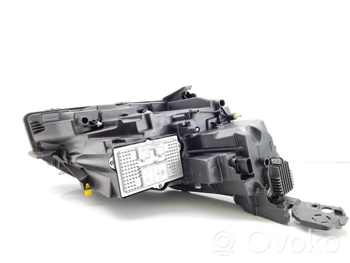 Peugeot 5008 II Lampa przednia 9837759780