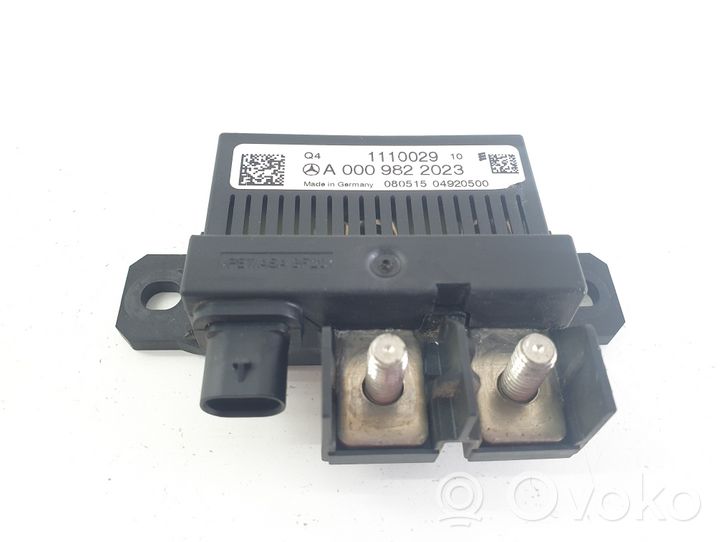 Mercedes-Benz Vito Viano W447 Relais de charge A0009822023