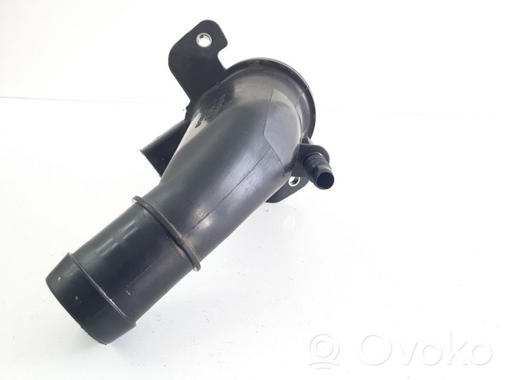 Mercedes-Benz Vito Viano W447 Tubo di riempimento del liquido AdBlue A4474700426