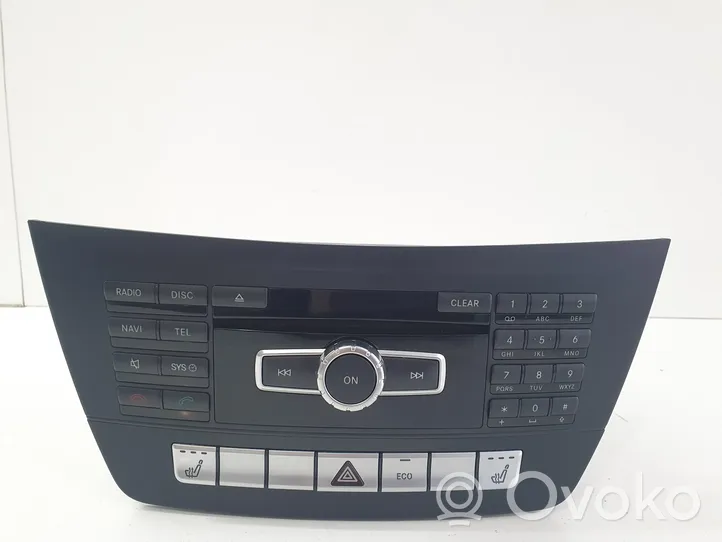 Mercedes-Benz C W204 Radio/CD/DVD/GPS-pääyksikkö A2049005112