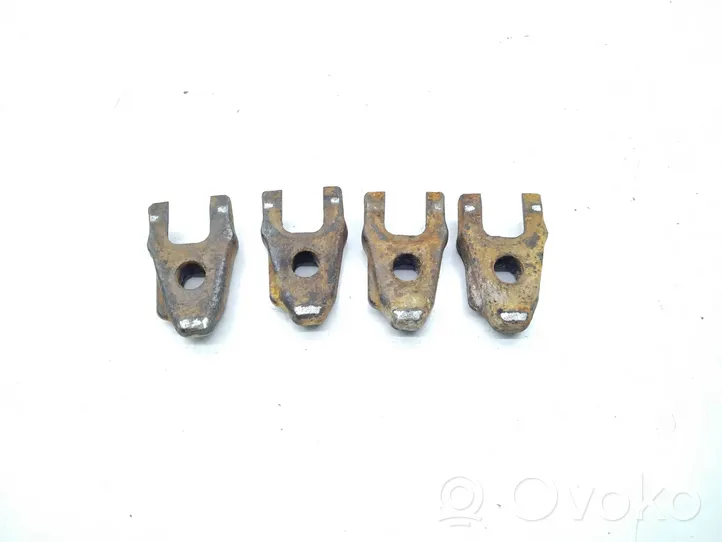 Renault Trafic II (X83) Support de pince d'injecteur de carburant 