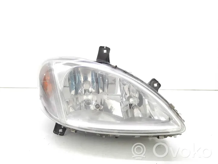 Mercedes-Benz Vito Viano W639 Lampa przednia 24670400