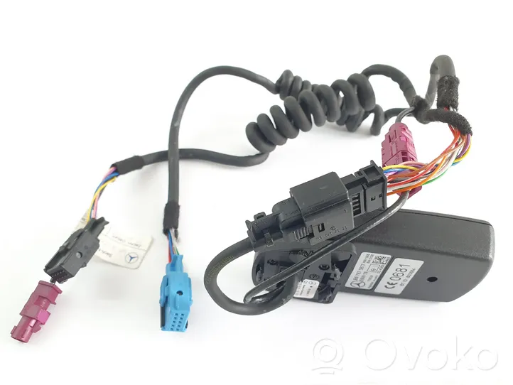 Mercedes-Benz E W211 Bluetooth control unit module A2038201311