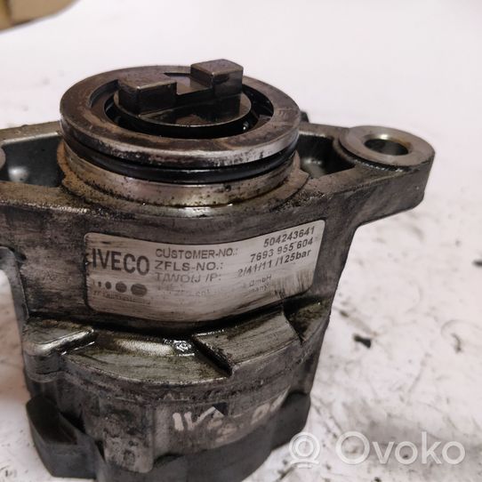 Iveco Daily 35 - 40.10 Power steering pump 7693955604