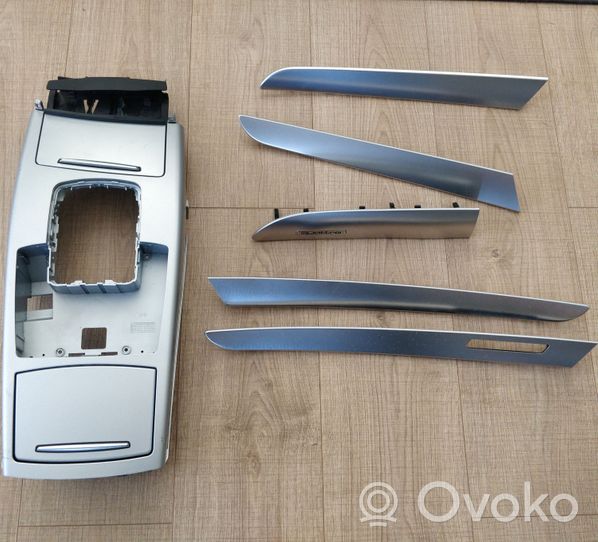 Audi A6 S6 C6 4F Boczki / Tapicerka drzwi / Komplet 