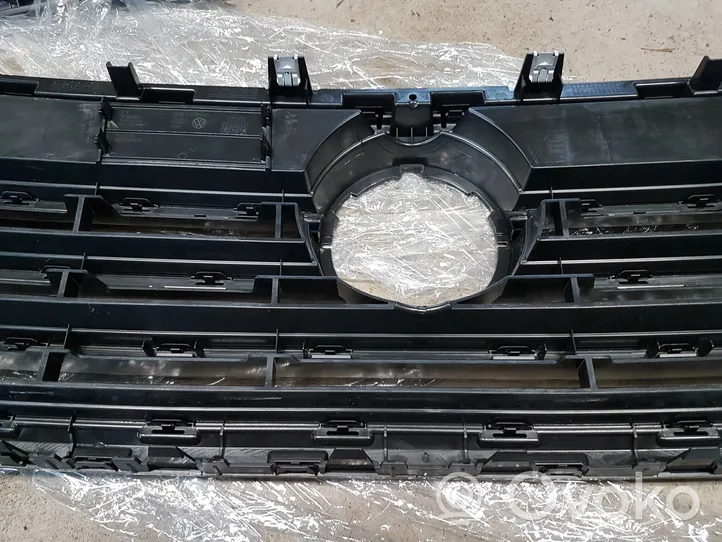 Volkswagen Touareg III Griglia superiore del radiatore paraurti anteriore 760853696