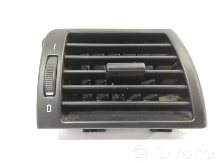 BMW 3 E30 Griglia di ventilazione centrale cruscotto 8361898