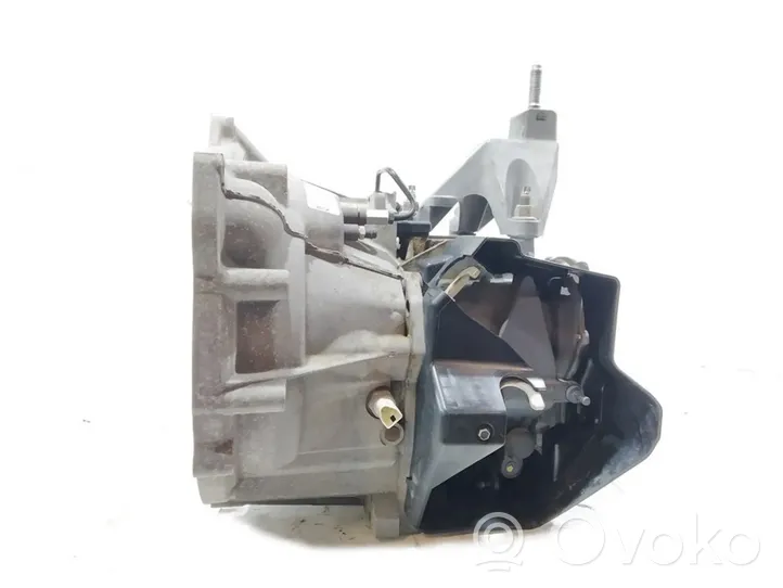 Ford Focus Manual 5 speed gearbox XS4R7002