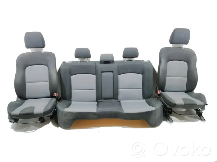 Mazda 3 Sitze komplett 