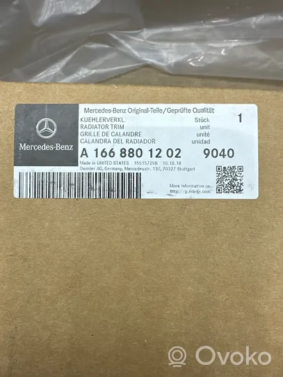 Mercedes-Benz GLS X166 Etupuskurin ylempi jäähdytinsäleikkö A1668801202