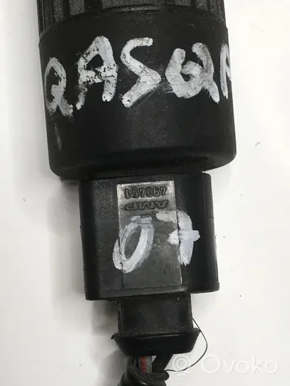 Nissan Qashqai Pompe de lave-glace de pare-brise 493451