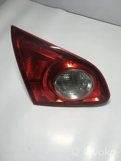 Nissan Qashqai Takaluukun takavalot 26555JD800