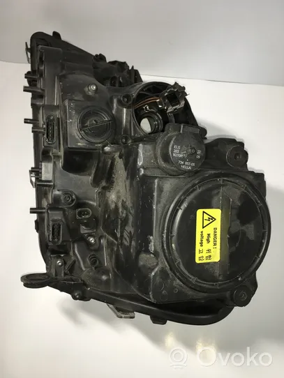 Mercedes-Benz ML W164 Lampa przednia 263348