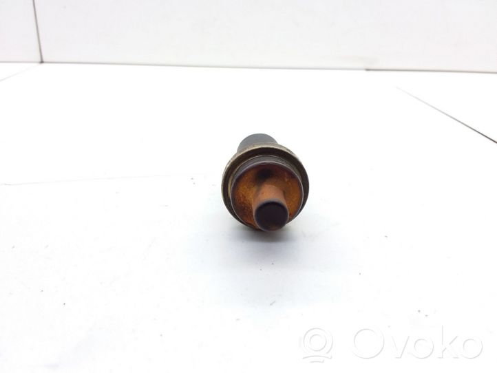 Volkswagen PASSAT B5.5 Sonde de température de liquide de refroidissement 078919501C