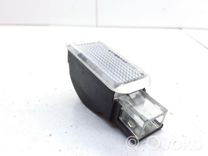 Volkswagen Sharan Luce interna per portiera anteriore 3B0947415B