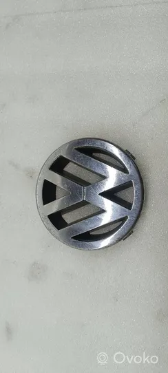 Volkswagen Bora Manufacturer badge logo/emblem 1J5853601A