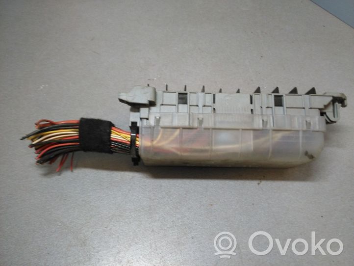 Opel Meriva A Module de fusibles 93363136